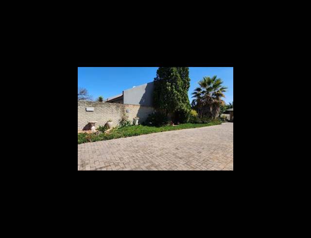 5 BEDROOM HOUSE FOR SALE IN VAAL PARK EXT 1